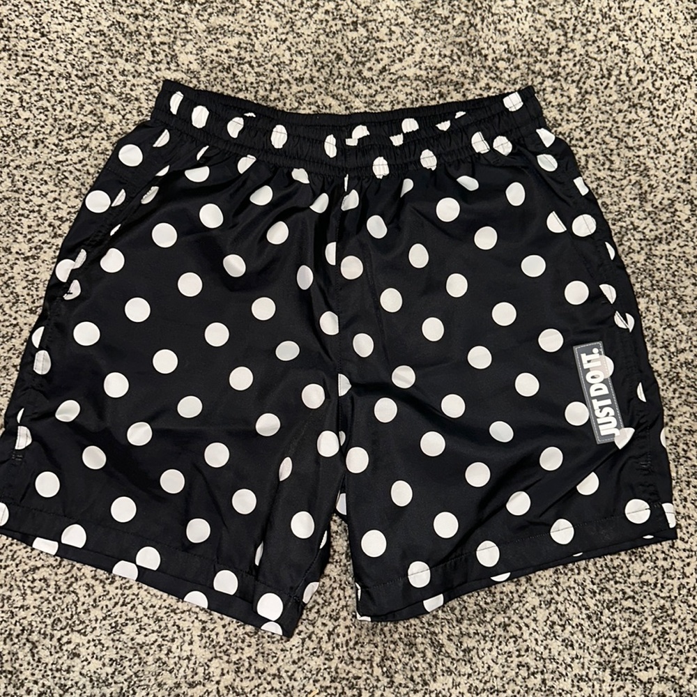 Nike shorts w/ pockets.